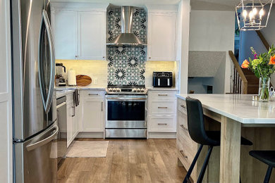 Kitchen - kitchen idea in Calgary