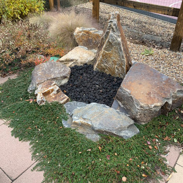 Outdoor natural gas fire pit