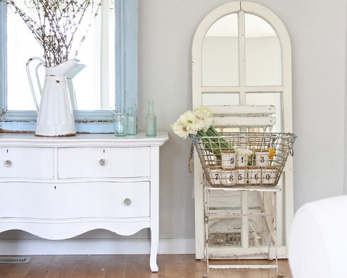 What does it mean to paint your furniture in the style of shabby chic?