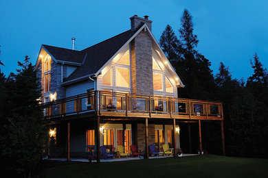 Arts and crafts exterior home photo in Vancouver