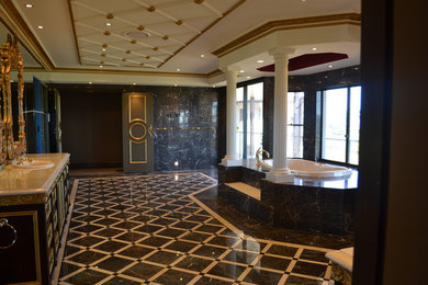 サンシャインコーストにあるトラディショナルスタイルのおしゃれな浴室の写真