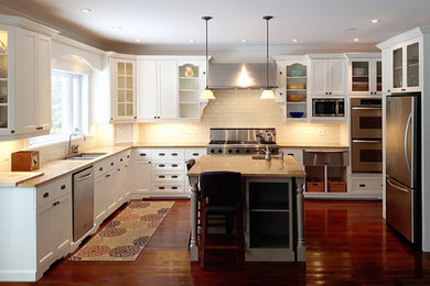 Example of a cottage kitchen design in Montreal
