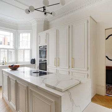 Highbury Traditional Shaker Kitchen with moulding detail