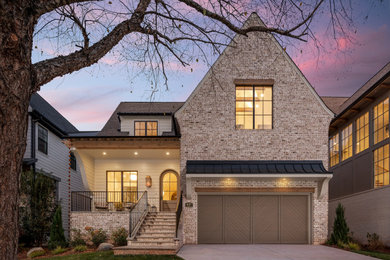Example of an exterior home design in Charlotte