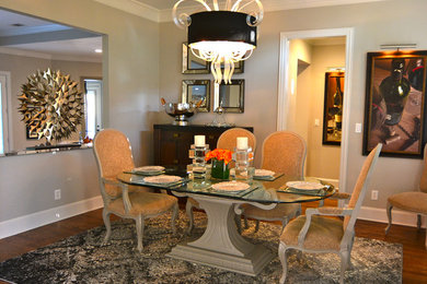 This is an example of a modern dining room in Dallas.