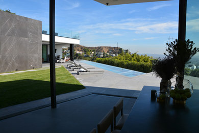 Inspiration for a modern pool remodel in Los Angeles