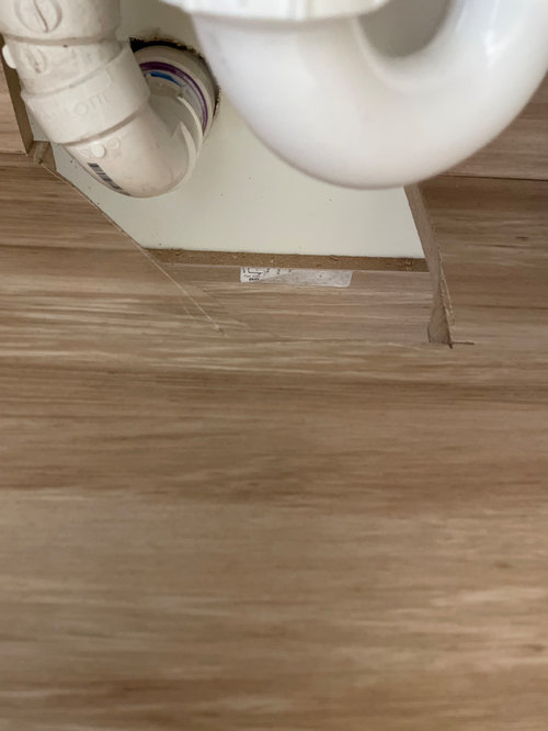 Sloppy hole cut out in Vanity