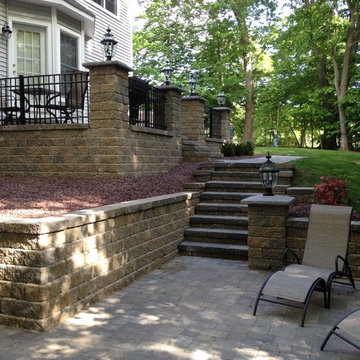 Hardscapes (Patios, Walkways, Retaining Walls)