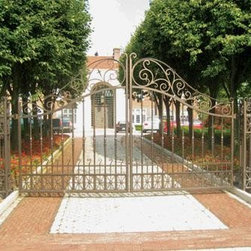 Stewart Iron Estate Entrance Gate - Outdoor Products