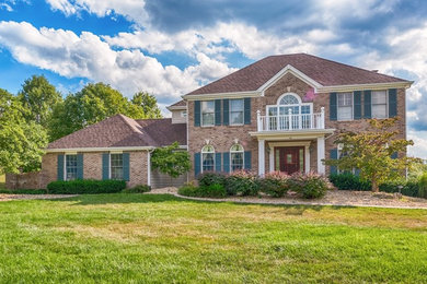 Elegant exterior home photo in St Louis