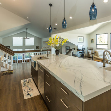 Elegant Carbon Gray; An Individual Kitchen