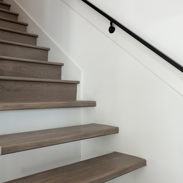 Floating steel stairs