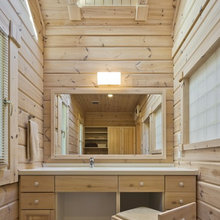 Vanity table