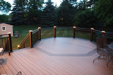 Example of a backyard deck design in Minneapolis