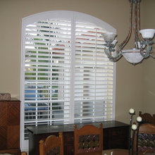 Staircase window blinds
