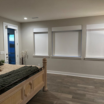 Roller shades-screen, light filtering, room darkening