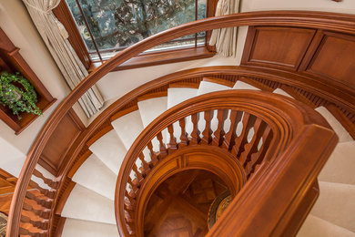 Staircase - traditional staircase idea in Atlanta