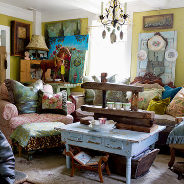 My Houzz: Layers of Patina and an Artist’s Touch in a New York Colonial
