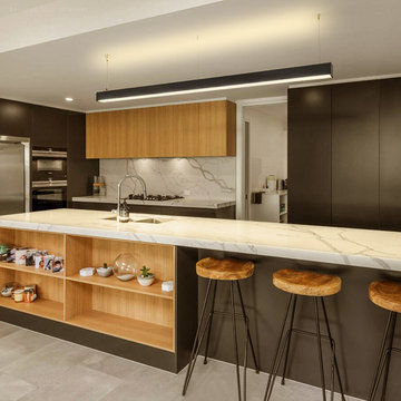 Sleek Modern Style Pendant Light: Elegant Lighting.