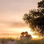 Raymond Lee's photo