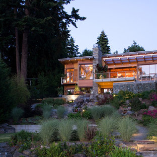 Inspiration for a contemporary hillside landscaping in Seattle.