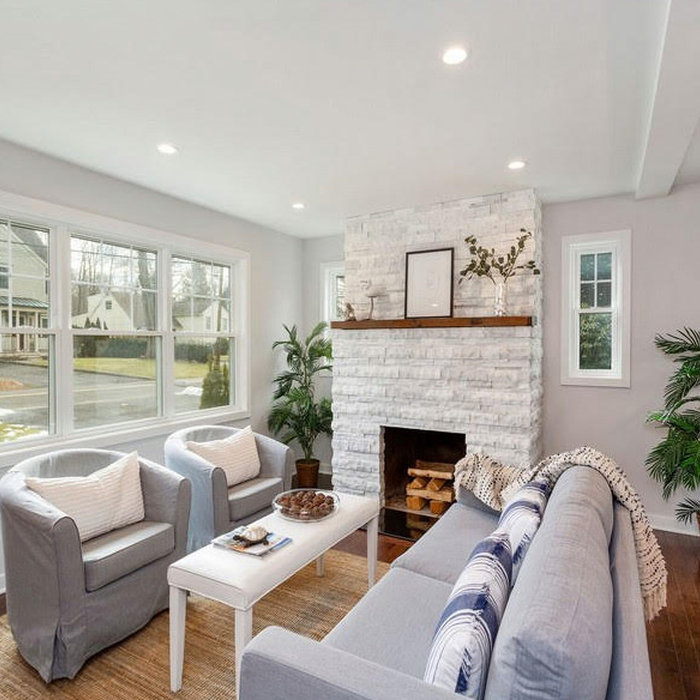 Family room - contemporary family room idea in New York