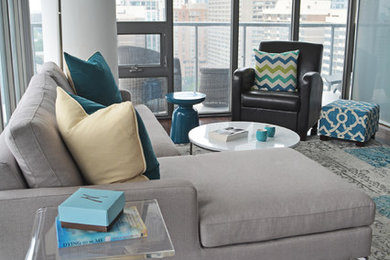 Example of a trendy living room design in Toronto
