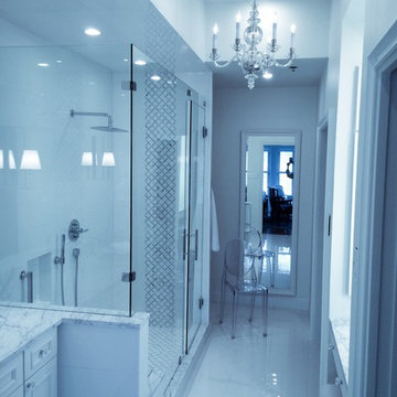 Timeless white master bath in downtown Austin