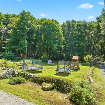 349 Beach Pond Rd. , Voluntown, Connecticut 06384