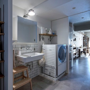 他の地域のインダストリアルスタイルのおしゃれなランドリールームの写真