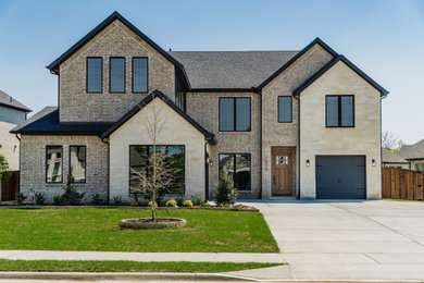 Inspiration for a transitional exterior home remodel in Dallas