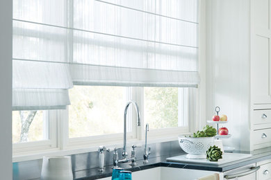 Trendy kitchen photo in Miami