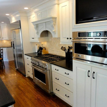 Ehrhard Job, Maple Soft White W/Slate Highlight