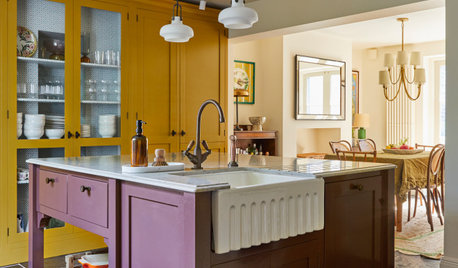 Houzz Tour: Sensitive Renovation Brimming With Color