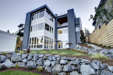 Example of a minimalist home design design in Seattle