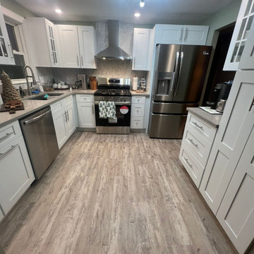 Hudson / MA - White Kitchen