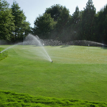 Bridgehampton property with golf
