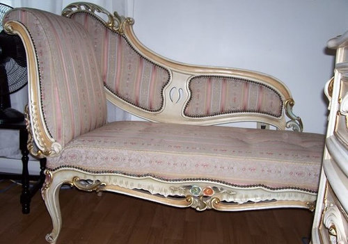Help indentifing furniture