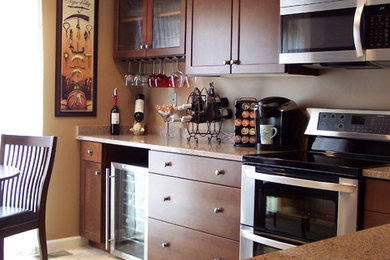 Transitional kitchen photo in Columbus