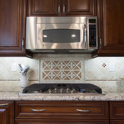 Dynasty, Artesia, Cherry, Nutmeg/Onyx - Tile
