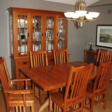 Shaker Double Pedestal Dining Table with Mission Dining Chairs
