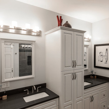 Lakeshore Bathroom