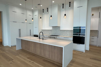 Inspiration for a transitional kitchen remodel in Dallas