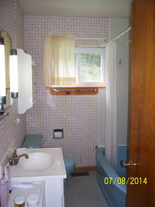 Ideas for a retro renovation for a bathroom with blue