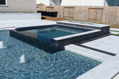 Pool - contemporary pool idea in Houston