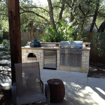 Cozy & Quaint Covered Porch and Outdoor Kitchen in Circle C Ranch, S. Austin, TX