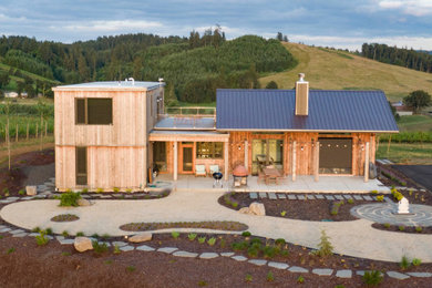 Inspiration for a modern landscaping in Portland.