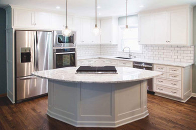 Kitchen - kitchen idea in Kansas City