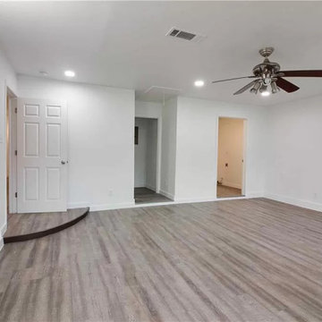 Picture #2 of empty Living Room