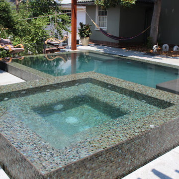 Perimeter Overflow Pool